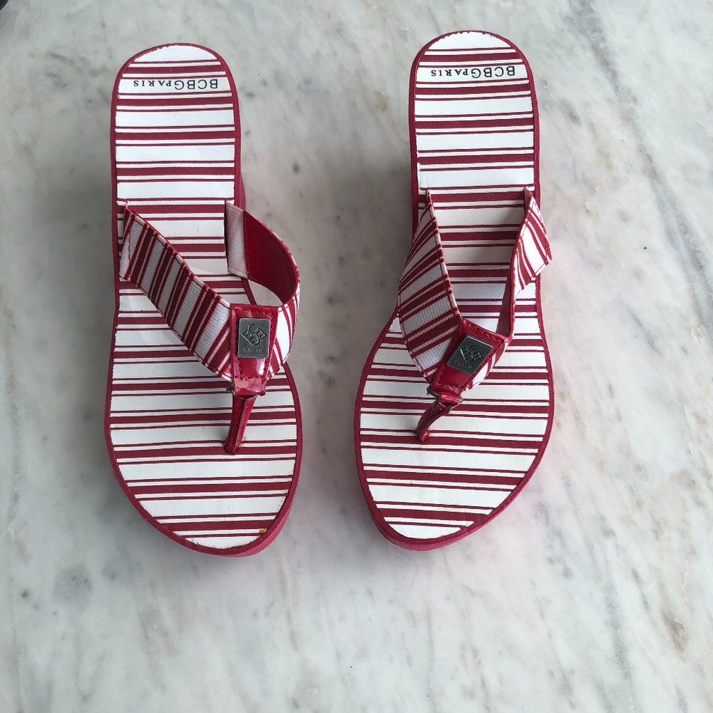 BCBG Paris Sager Wedge Flip Flop size 7B Red and White